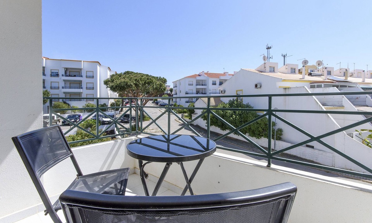 Vale de Carro Apartment | 1 bedroom apartment 800 meters from the beach