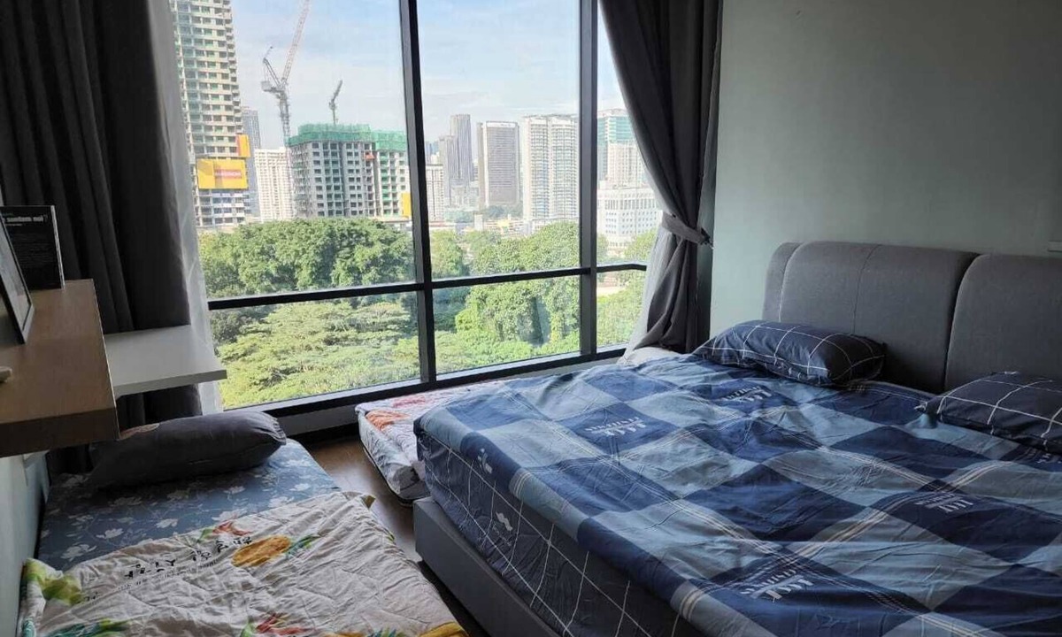 Kuala Lumpur Condo | 2km bukit bintang,300m MRT,luxury facilities,9pax,many car parks