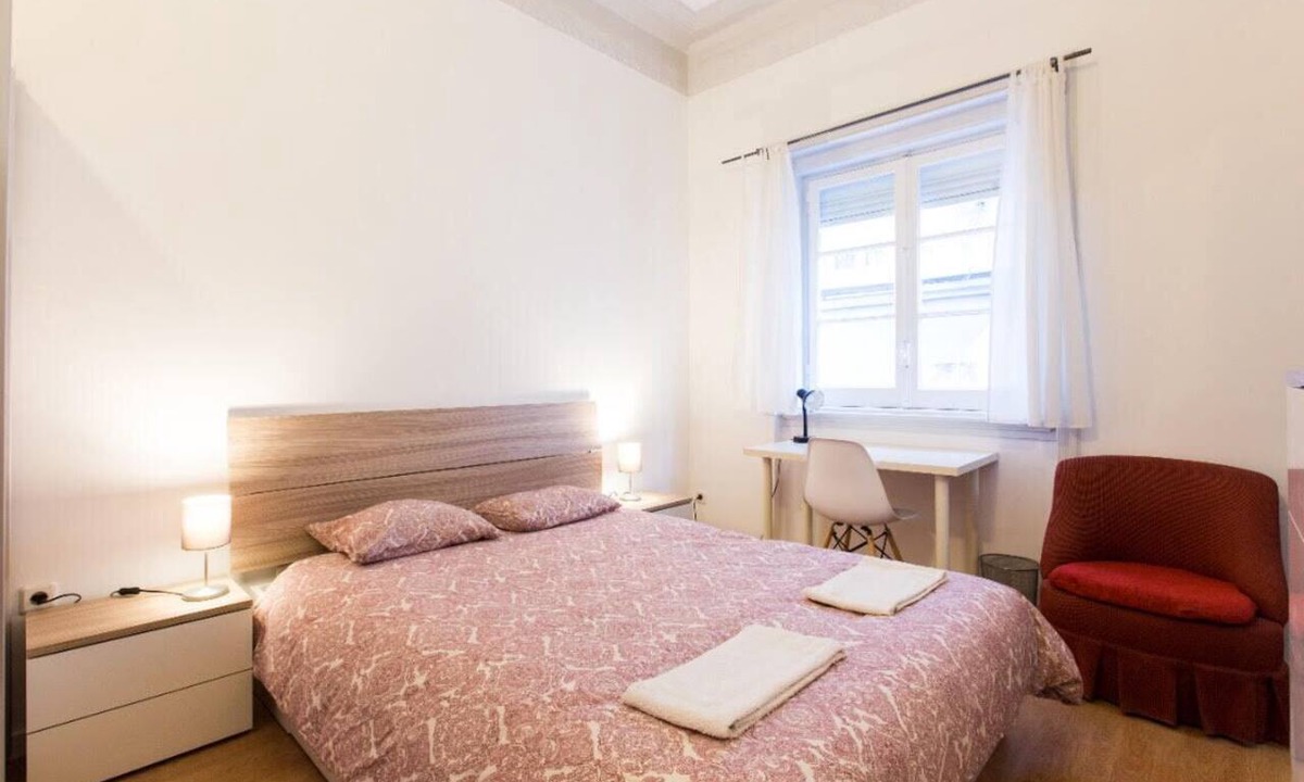 Santa Isabel Apartment | 5-Bedroom Apartment in the City Center, Rato