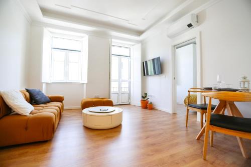 Sao Jorge de Arroios Apartment | 63 Lettér - Sun-Filled & Quiet Apartments with Elevator Access