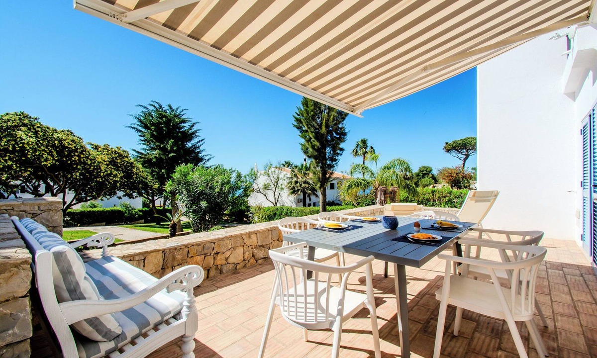 Vale do Lobo House | A little house by the sea at Vale de Lobo - Algarve