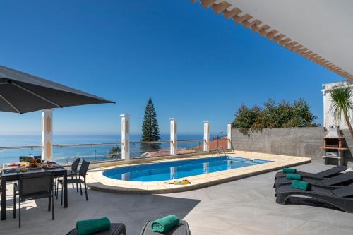 Monte Villa | Amazing sea views over Funchal Atlantic Sunset