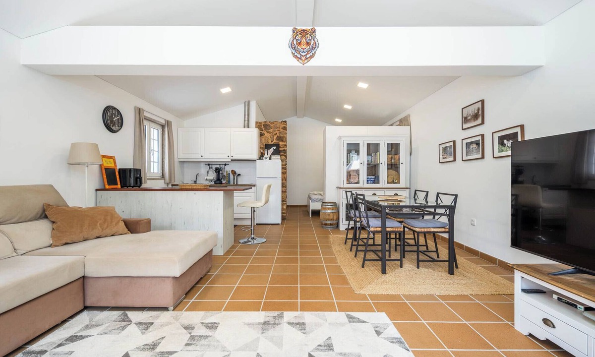 Molares Apartment | Annexe en pleine Nature, a sure deconnexion. Swimming pool, jacuzzi and barbecue!