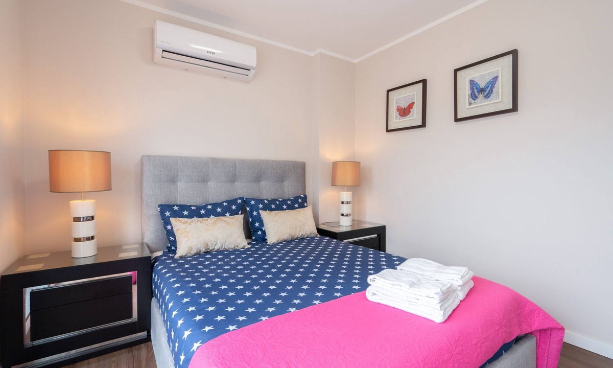 Vila Nova de Gaia Apartment | Apartment Qian Av. Republic