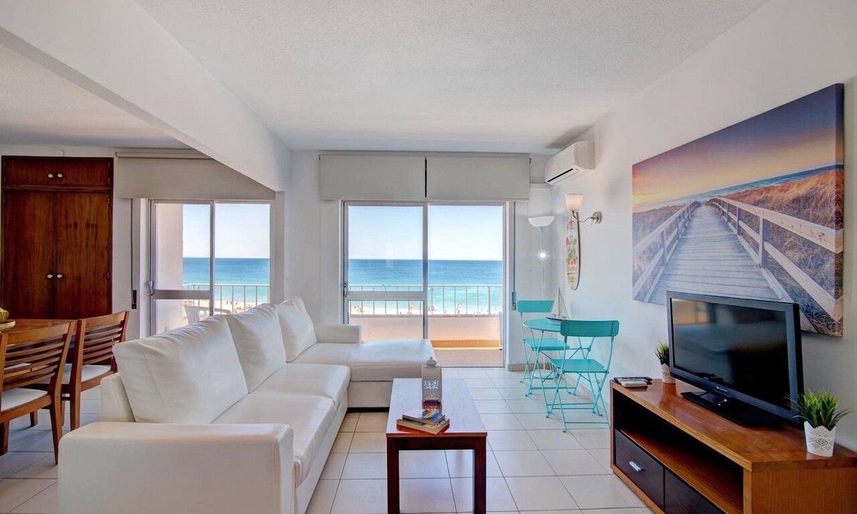 Armacao de Pera Apartment | Apartment Vista Mar 4ºE on the Beach with Sea View, A/C & Balcony