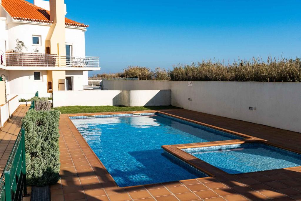Ferrel Apartment | Apartments Baleal: Sunshine by the Pool