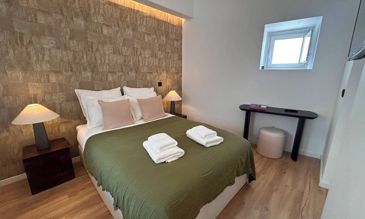 Paco De Arcos Apartment | Arcos House by the Sea, 1 bedroom Apt Sleeps 4