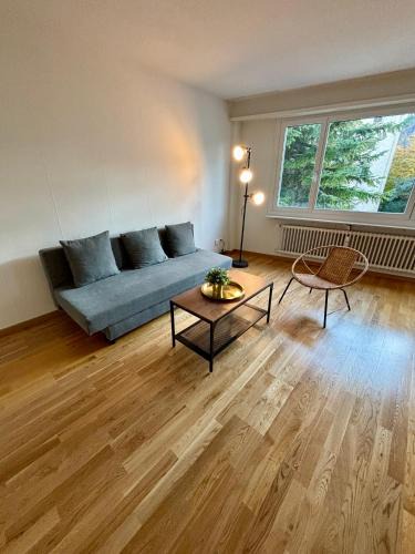 Albisrieden Apartment | Basic & Simple on Langgrütstrasse