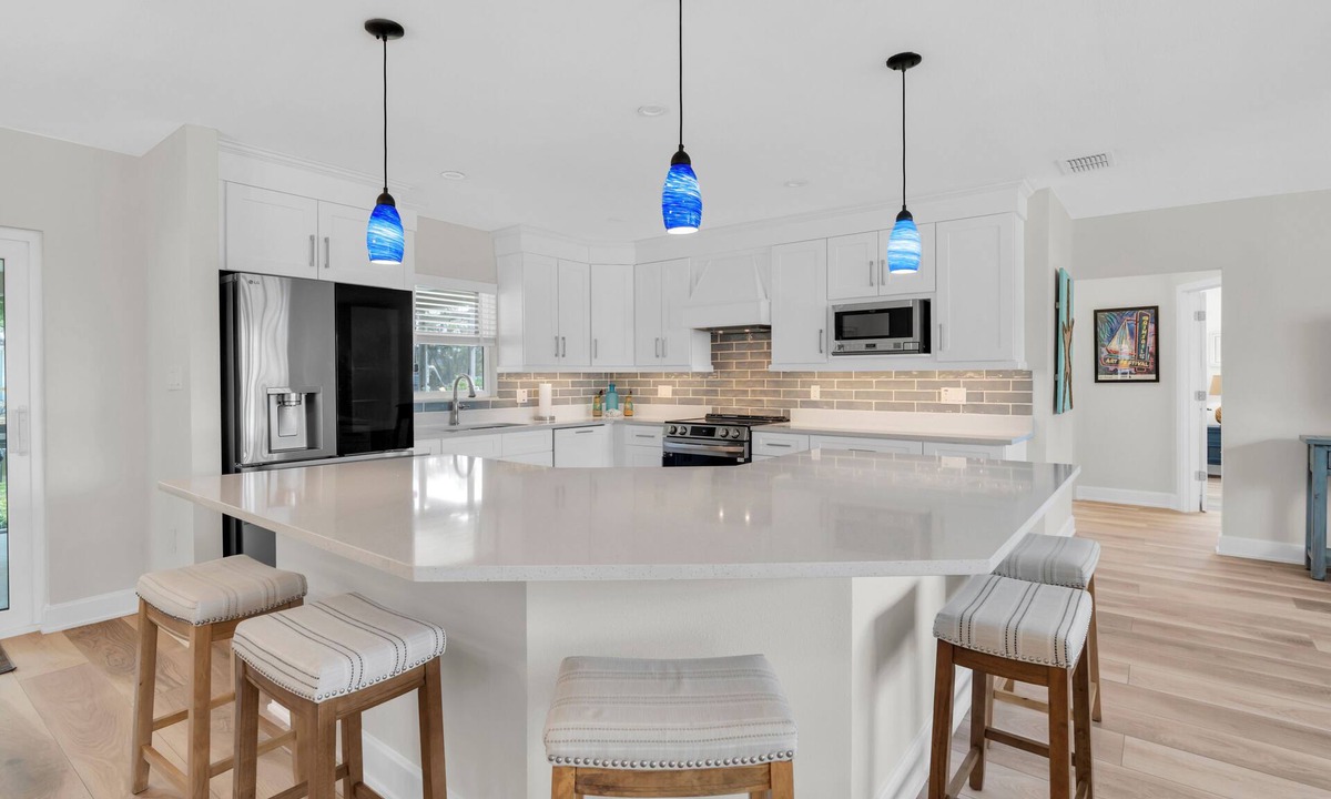 Shore Acres House | Beautiful 3BD,2BA Waterfront Pool Home