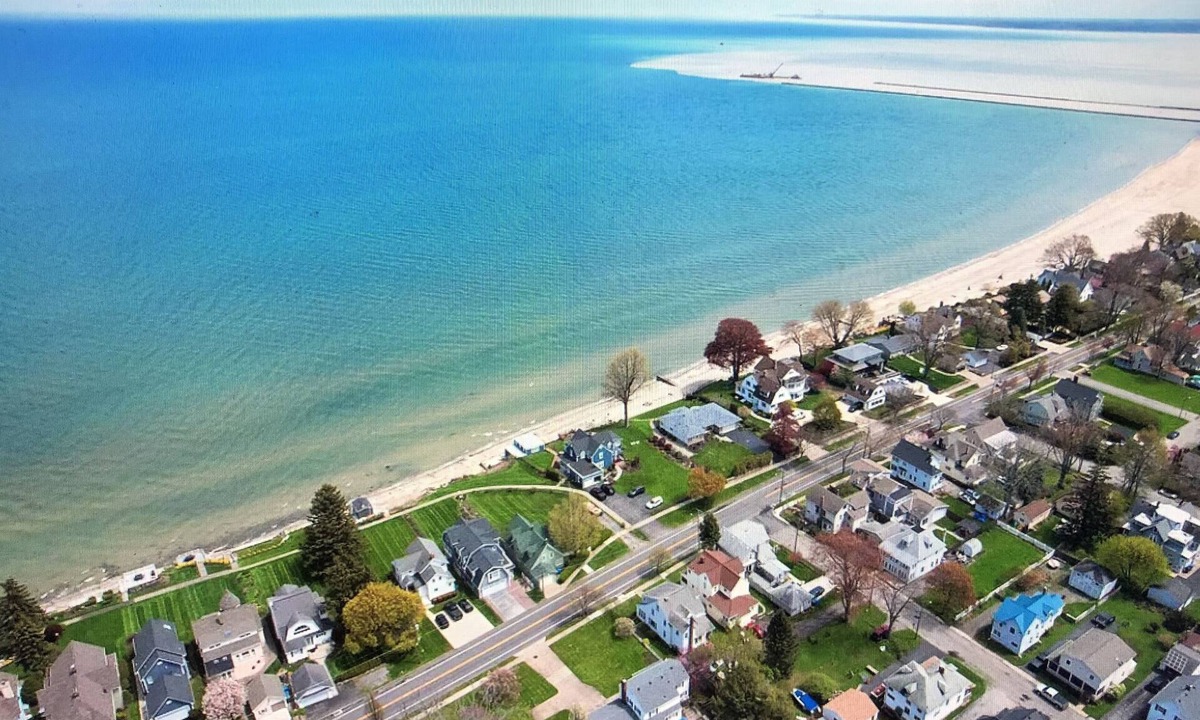 Charlotte House | Beautiful Lake home-5 minute walk to the Public Beach Area,