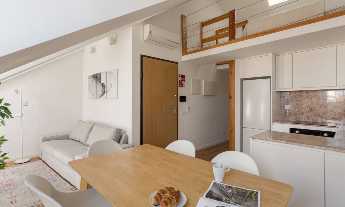 Santo Amaro Apartment | Bridgeview Alcântara – The 3BR Loft Edition