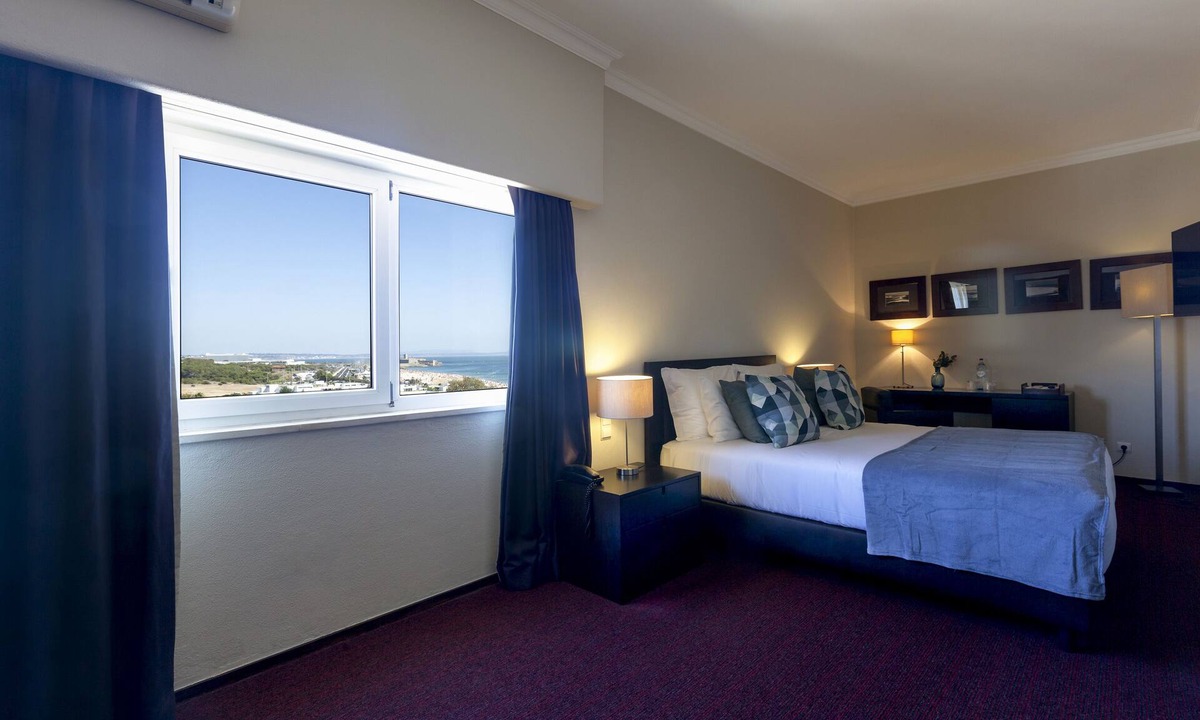 Carcavelos Hotel | Carcavelos Beach Hotel