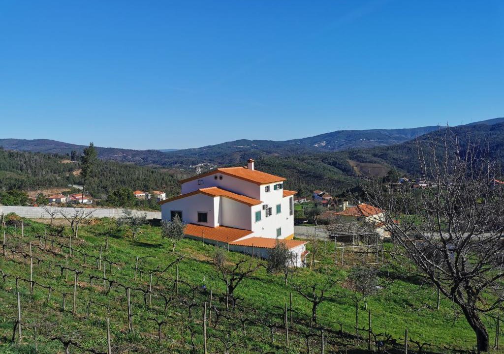 Serta Villa | Casa Colina Troviscainho
