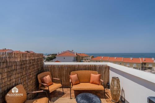 Praia de Santa Cruz Apartment | Casa Cruz do Mar - Oceanview Gem