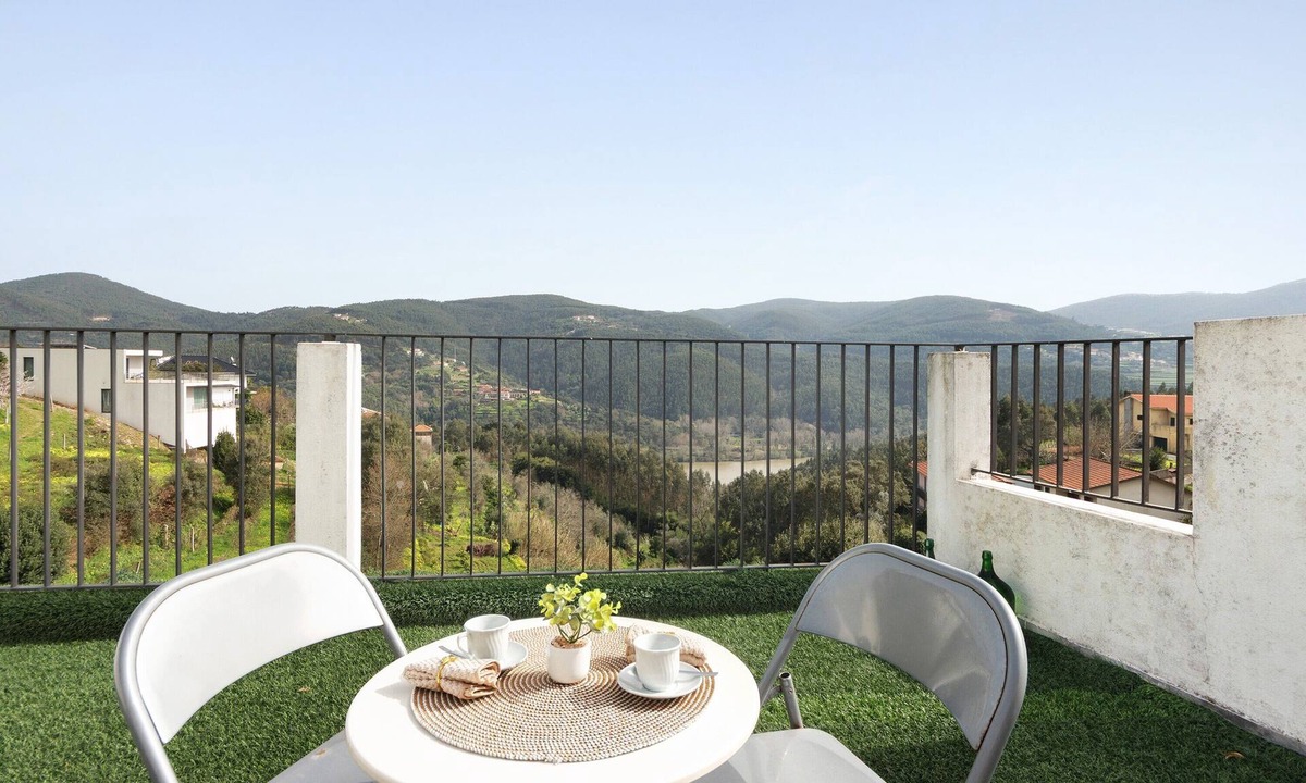 Sebolido House | Casa do Rio – Romantic Apartment with Douro River View