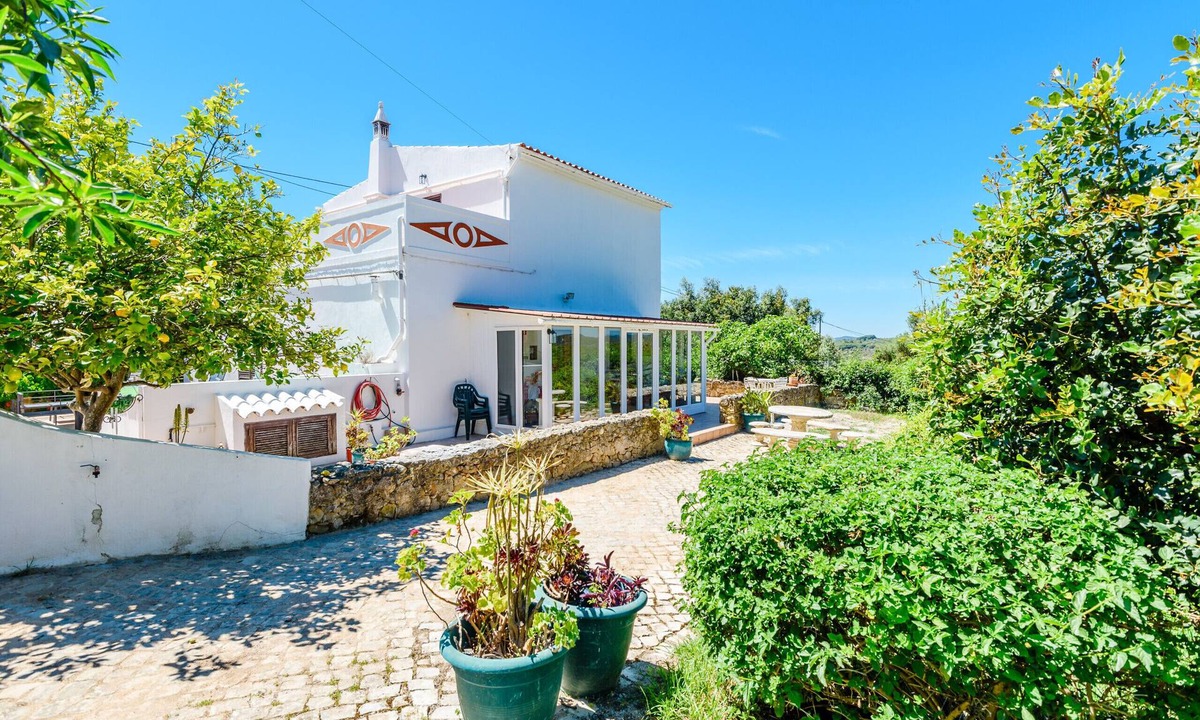Sao Clemente House | Casa no Limoeiro, Stylish Countryside Retreat Near