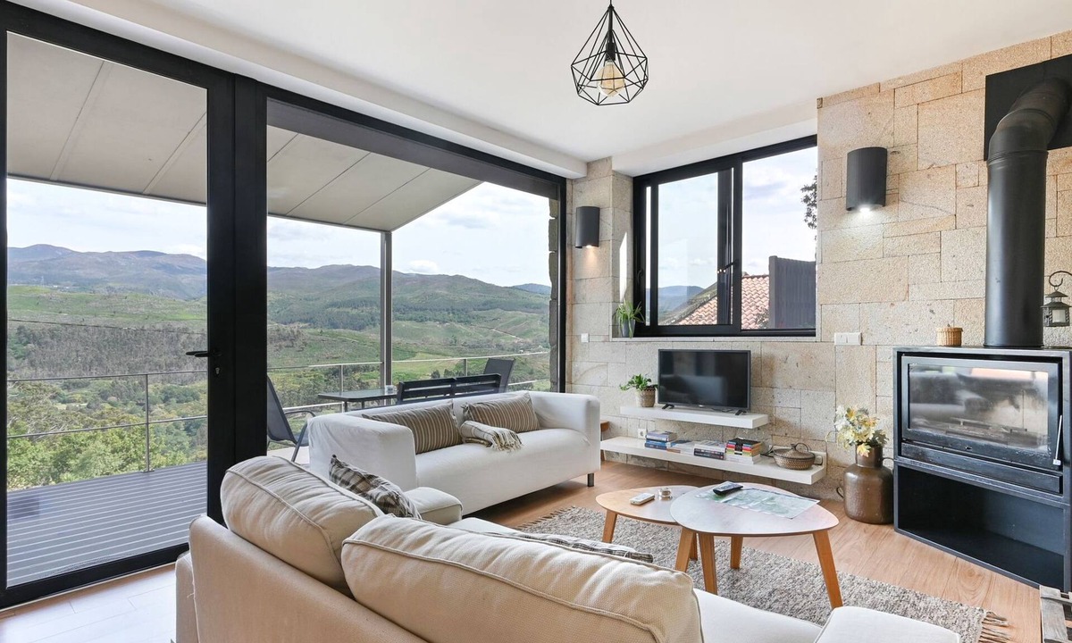 Arcos de Valdevez House | Casas das Olas 5 - Großartige Aussicht, 2 Pools, idealer Ort zum Entspannen und by Interhome