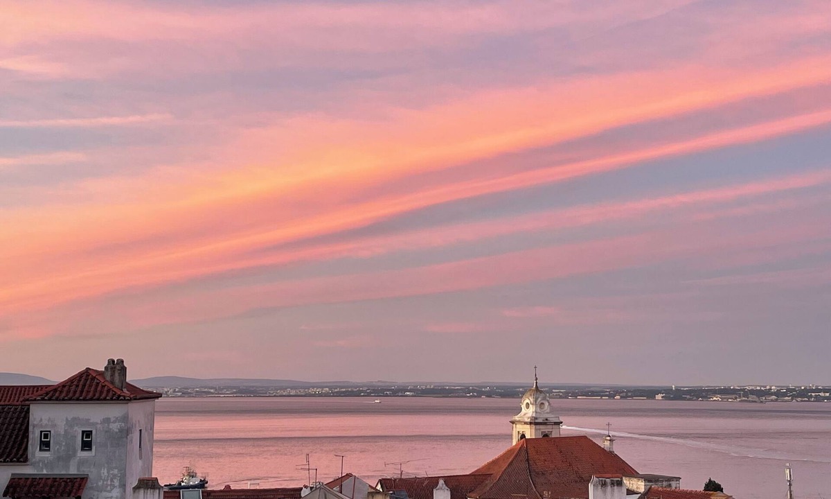 Santo Estevao Apartment | Charming 2-bedroom Riverview Apartment with Elevator, AC, WiFi in Alfama- Lisboa
