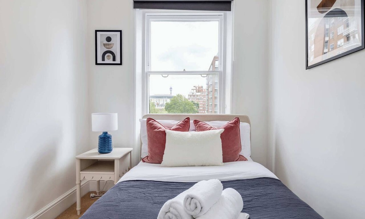 Gifford Apartment | Charming 2BR Flat Near Holyrood Park & Old Town