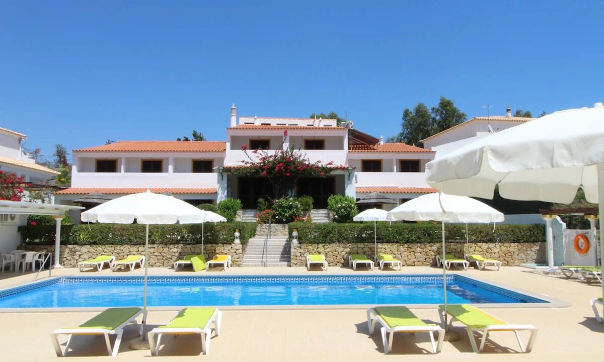 Albufeira Hotel | Charming Albufeira Escape Near Stunning Beaches & Bustling Nightlife
