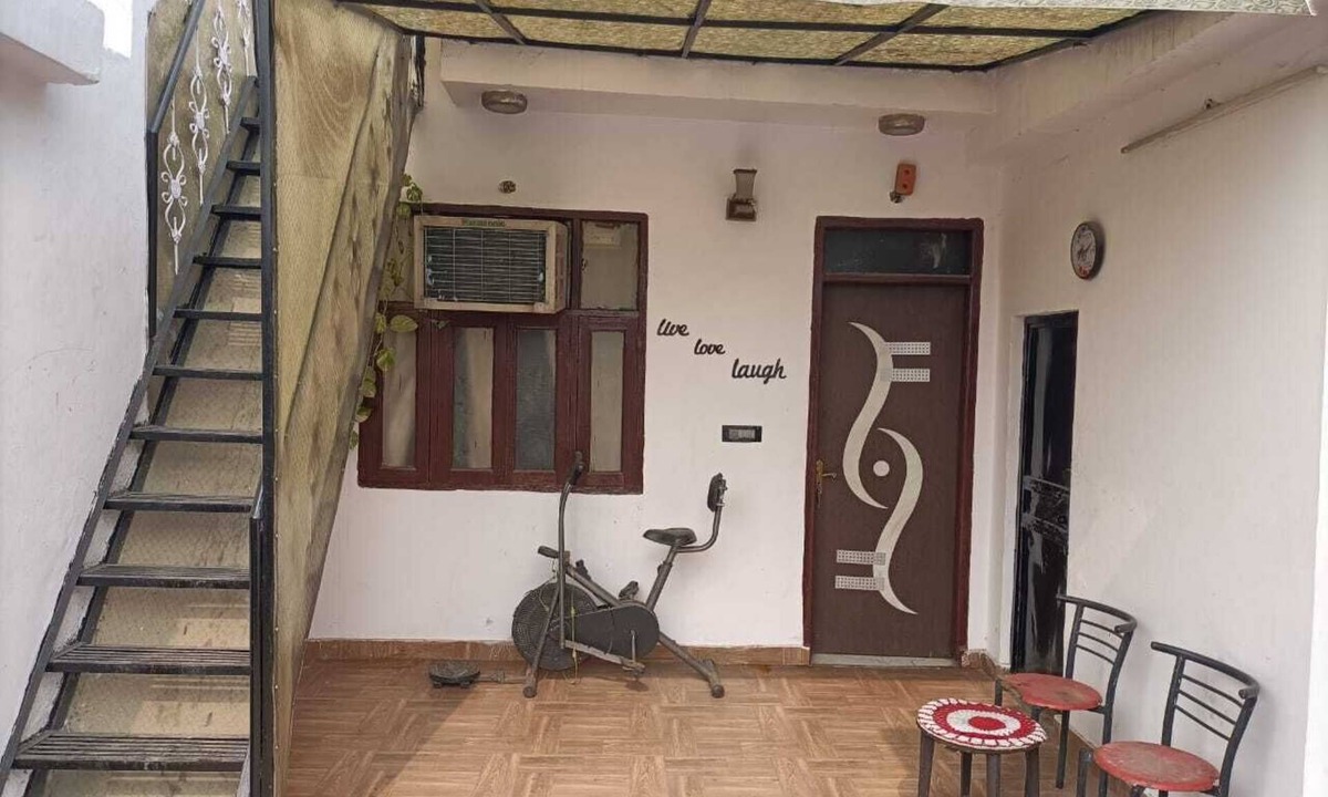 Paharganj Apartment | Charming apartment in fabulous New Delhi with AC with rooftop area and a open