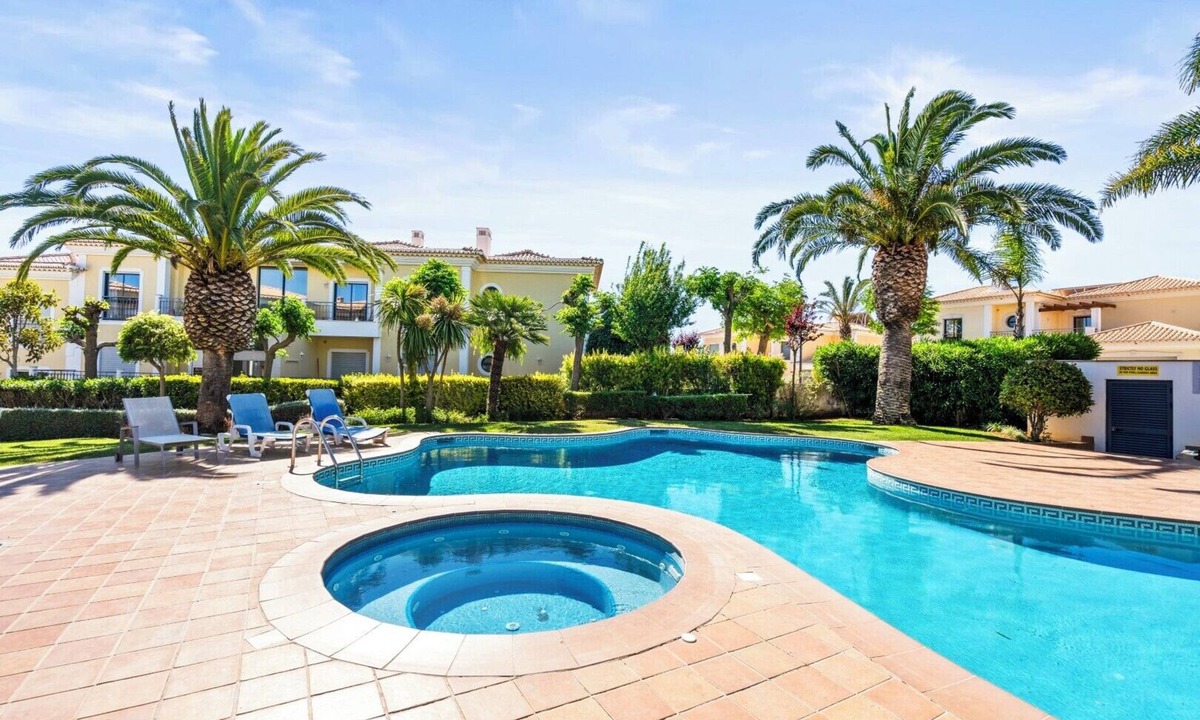 Porto de Mos Apartment | Coastal Charm Apartment