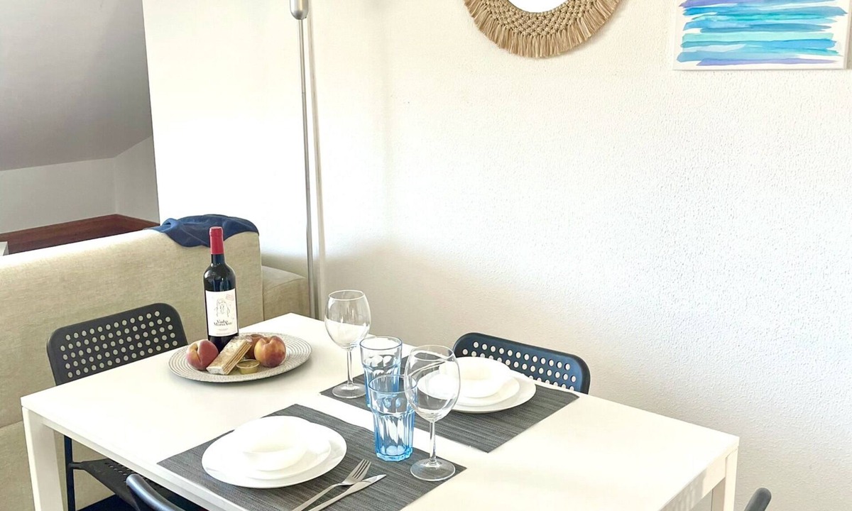 Carcavelos Apartment | Cozy Carcavelos Beach-NOVA SBE
