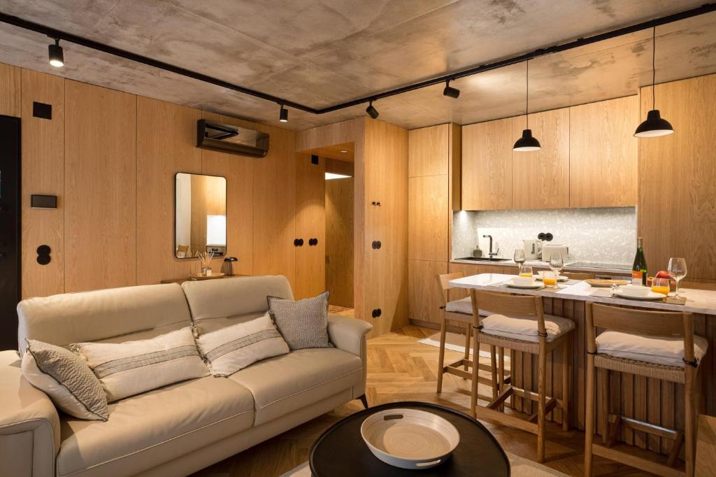 Santo Condestavel Apartment | Design 2BR Campo de Ourique