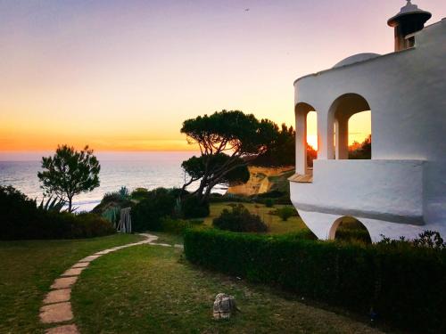Alporchinhos House | E&M Beach House - Creative Space for Creative People