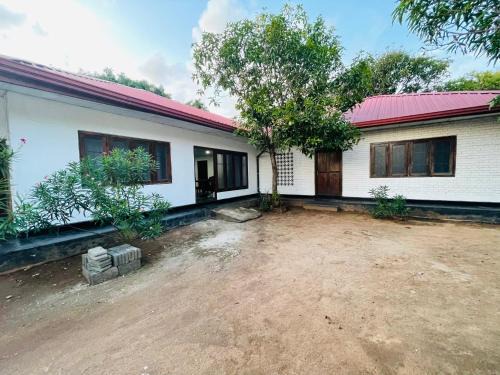 Dehiwala-Mount Lavinia Hotel | EESTEE Mount