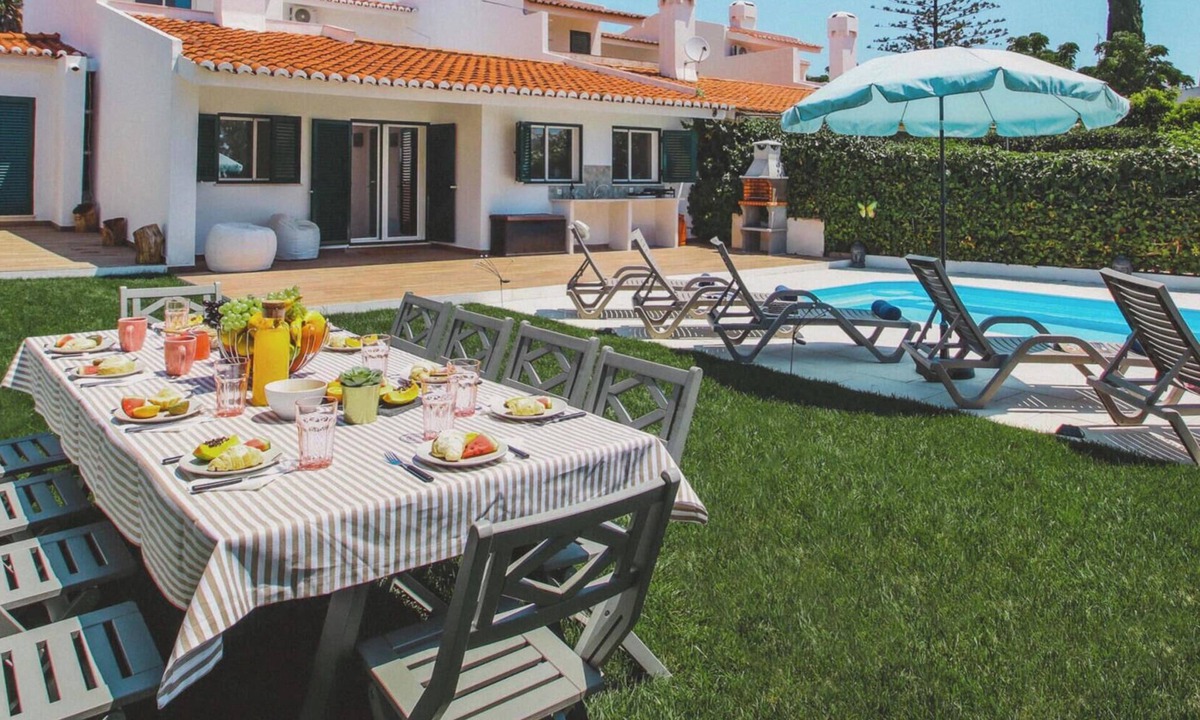 Montechoro Villa | Elegant Villa w/Heatable Pool and BBQ