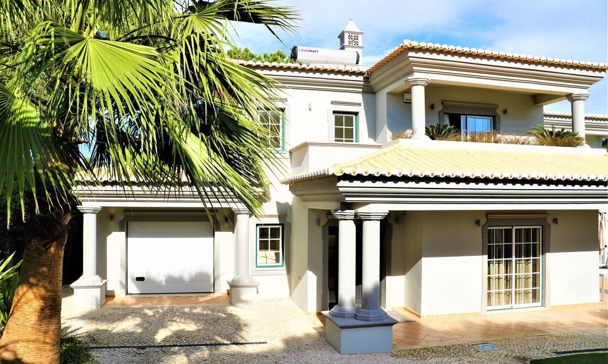 Vale do Garrao Villa | Exceptional villa with swimming pool
