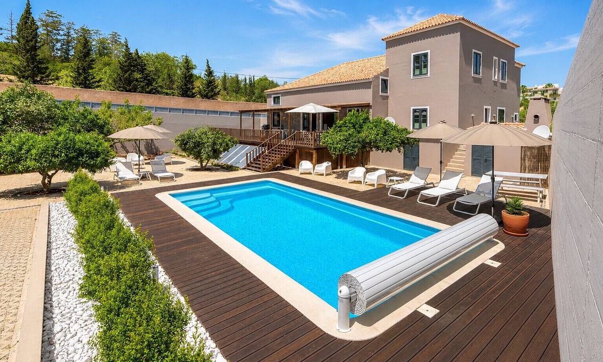 Ferragudo Villa | Ferragudo Beach House | Pool & Walk to Beach