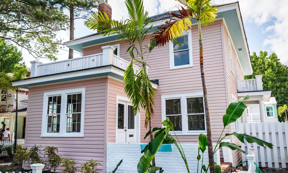 Northeast Virginia Beach House | HISTORIC TROPICAL HOME, EXCELLENTLY DETAILED, 3 MINUTES WALK TO BEACH