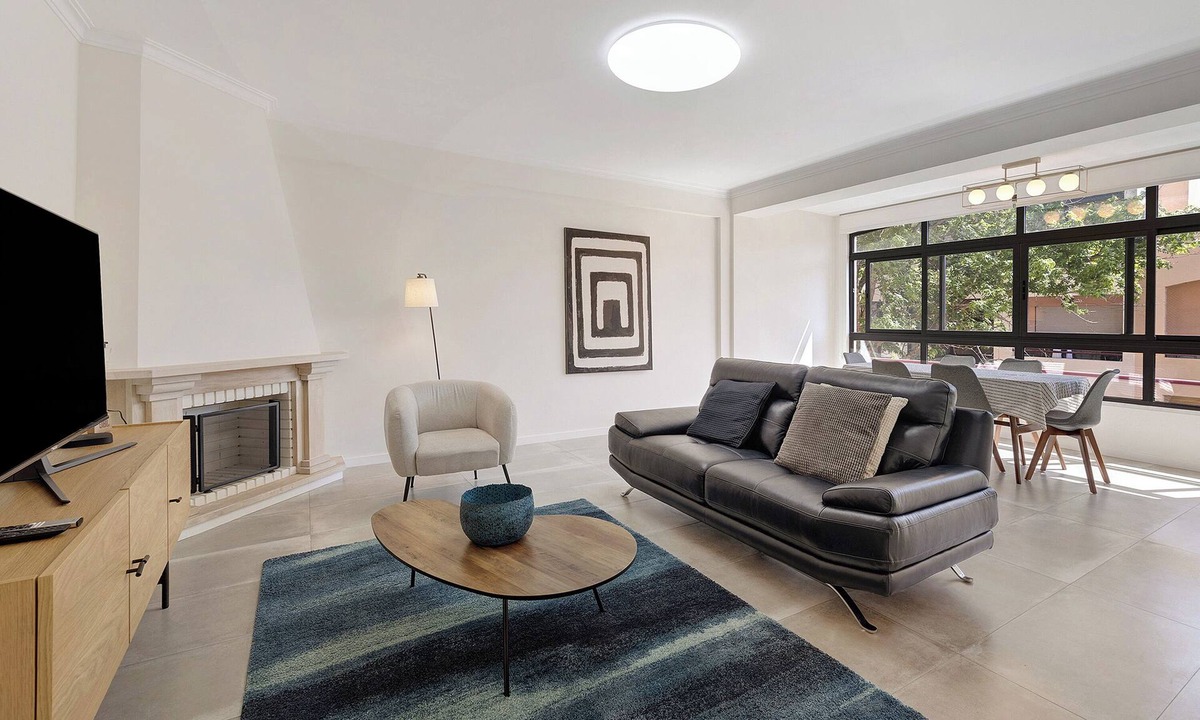 Cascais Apartment | Holiday Apartment "Casa do Céu" with Balcony, A/C and Wi-Fi