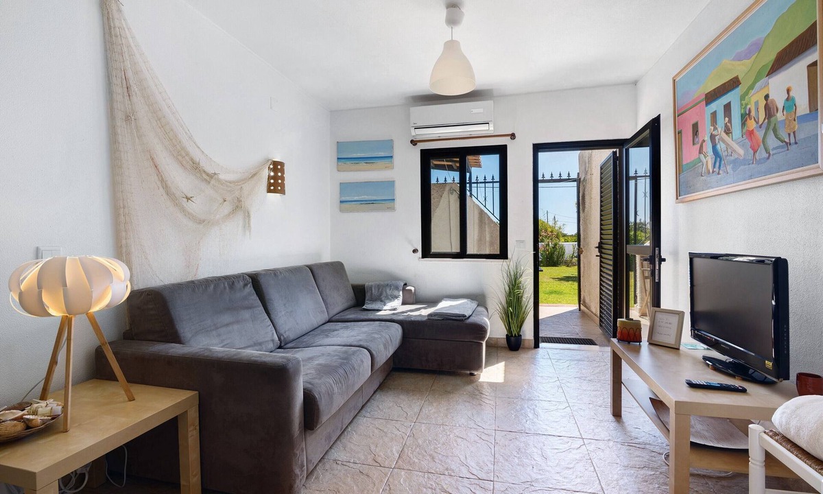 Conceicao e Cabanas de Tavira House | Holiday Home 'Almargem 77' with Shared Garden, Wi-Fi and Air Conditioning