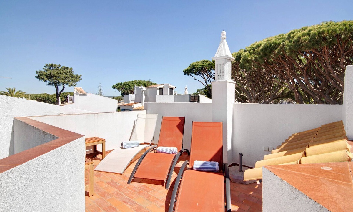 Vale do Lobo House | Holiday Home 'Townhouse Ramas' with Sea View, Wi-Fi and Air Conditioning