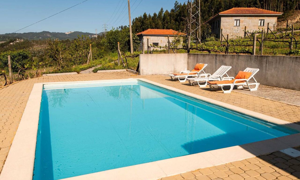 Castelo de Paiva Villa | Homerez - Villa in Aveiro