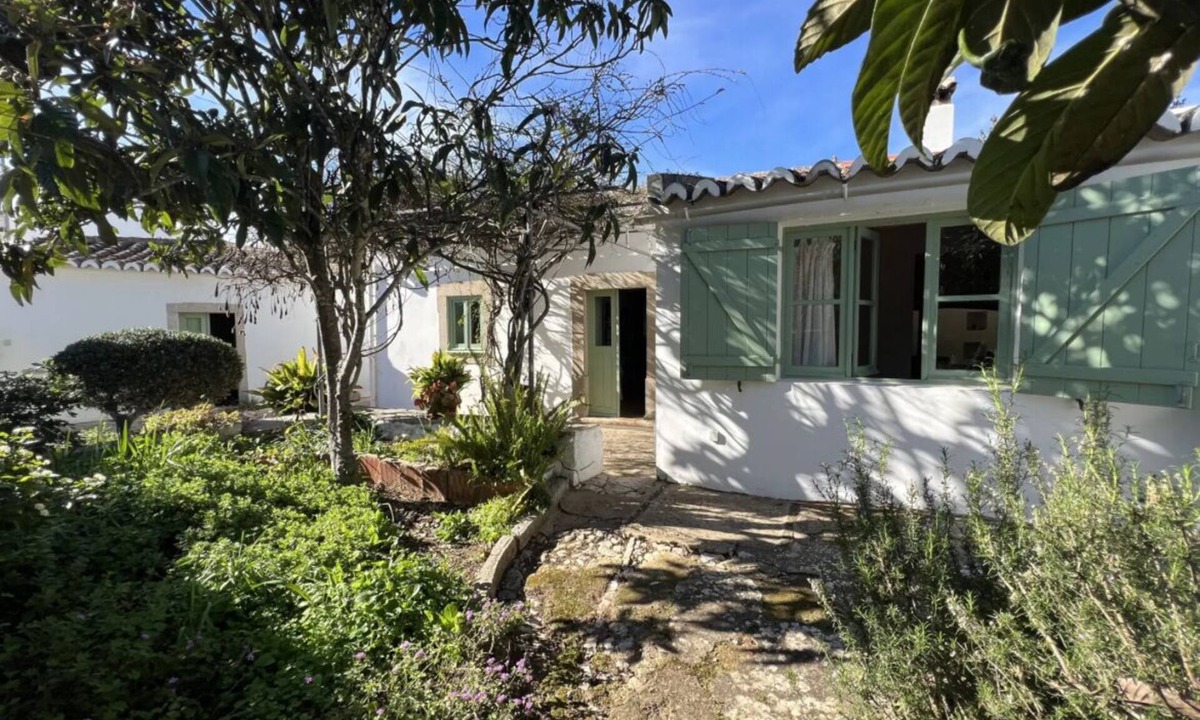 Sao Bras de Alportel House | House between sea and countryside (beaches, national parks and water parks nearby)