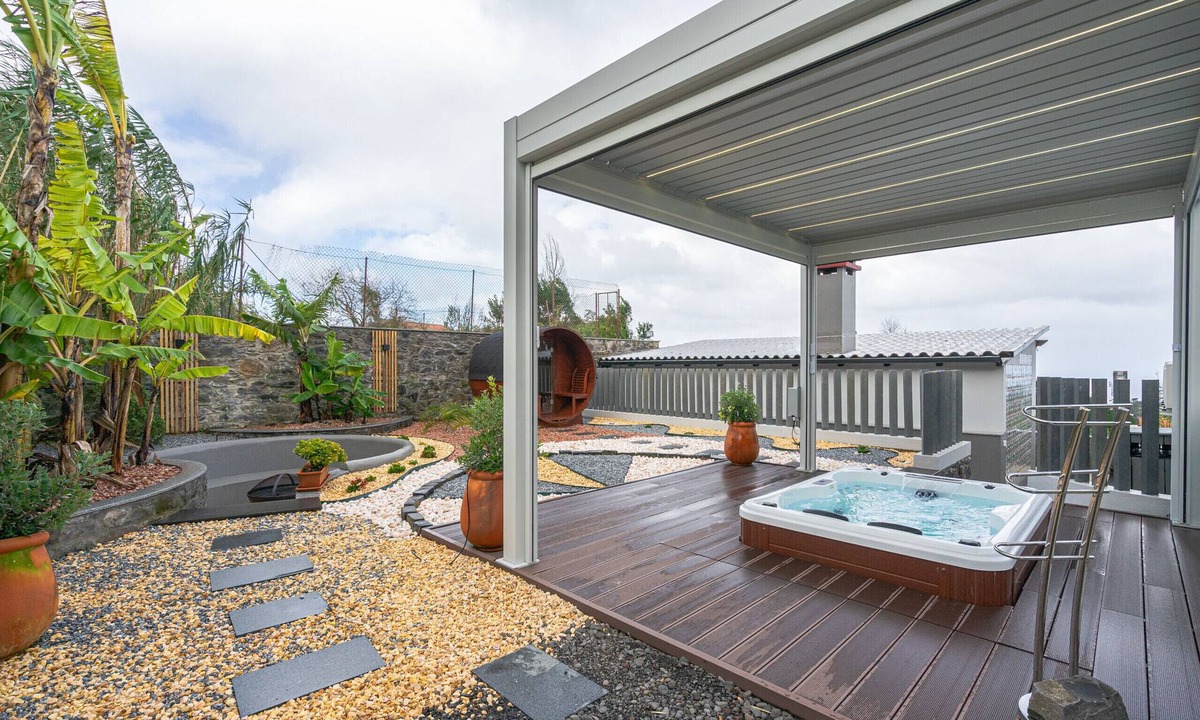 Porto Moniz Cottage | King' Shelter by Madeira Sun Travel