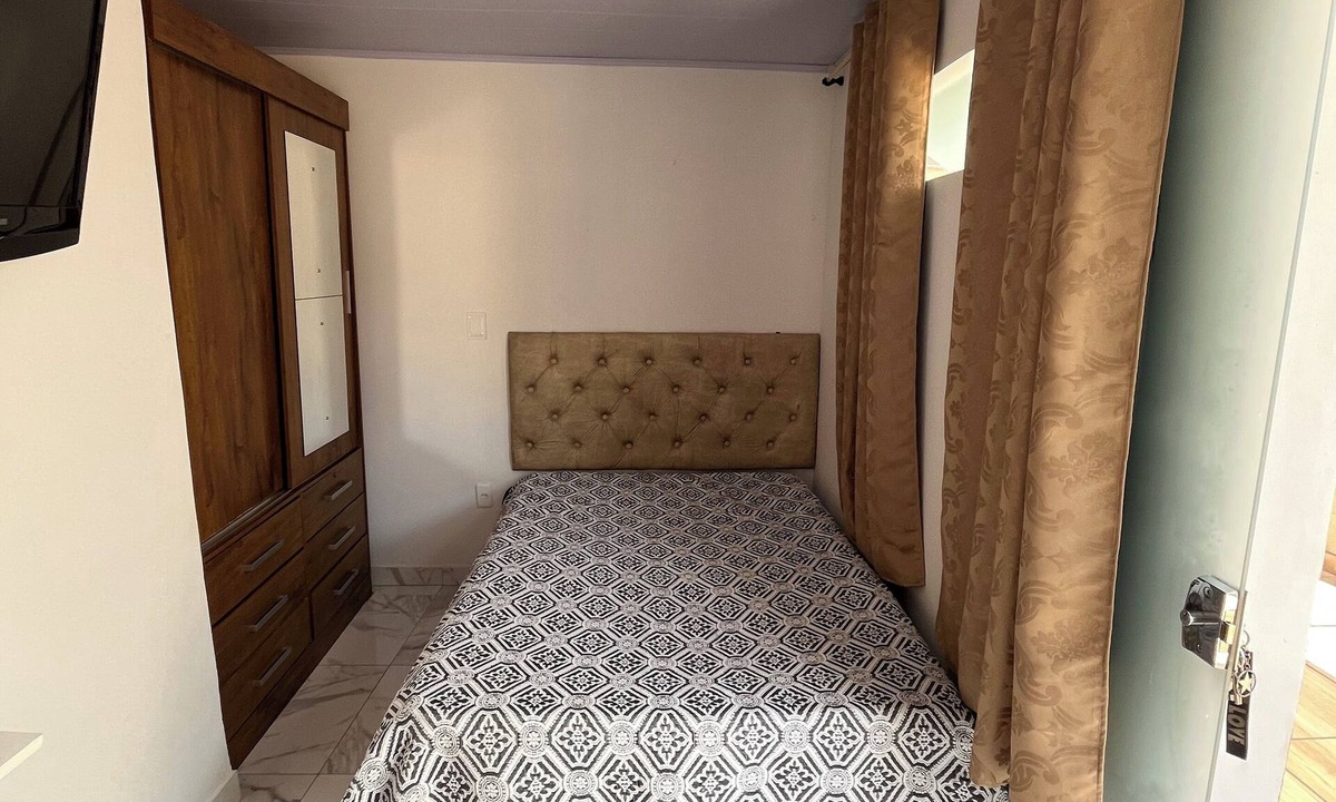 Caicaras Apartment | Kitchen with easy access to downtown and Del Rey shopping mall.