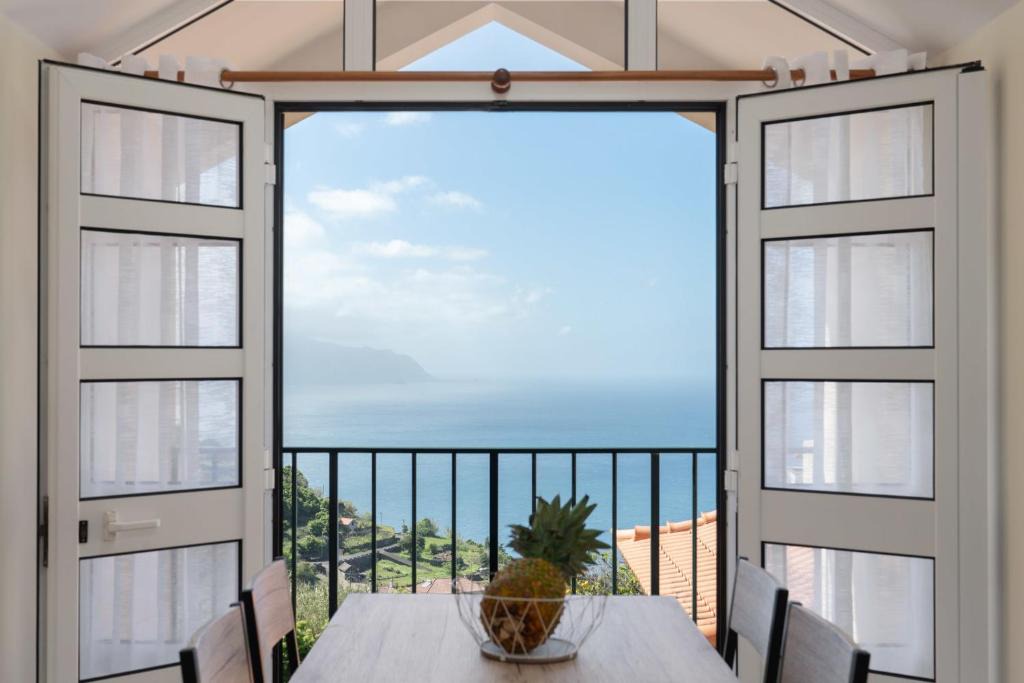 Ponta Delgada House | Lombada Sensations by An Island Apart