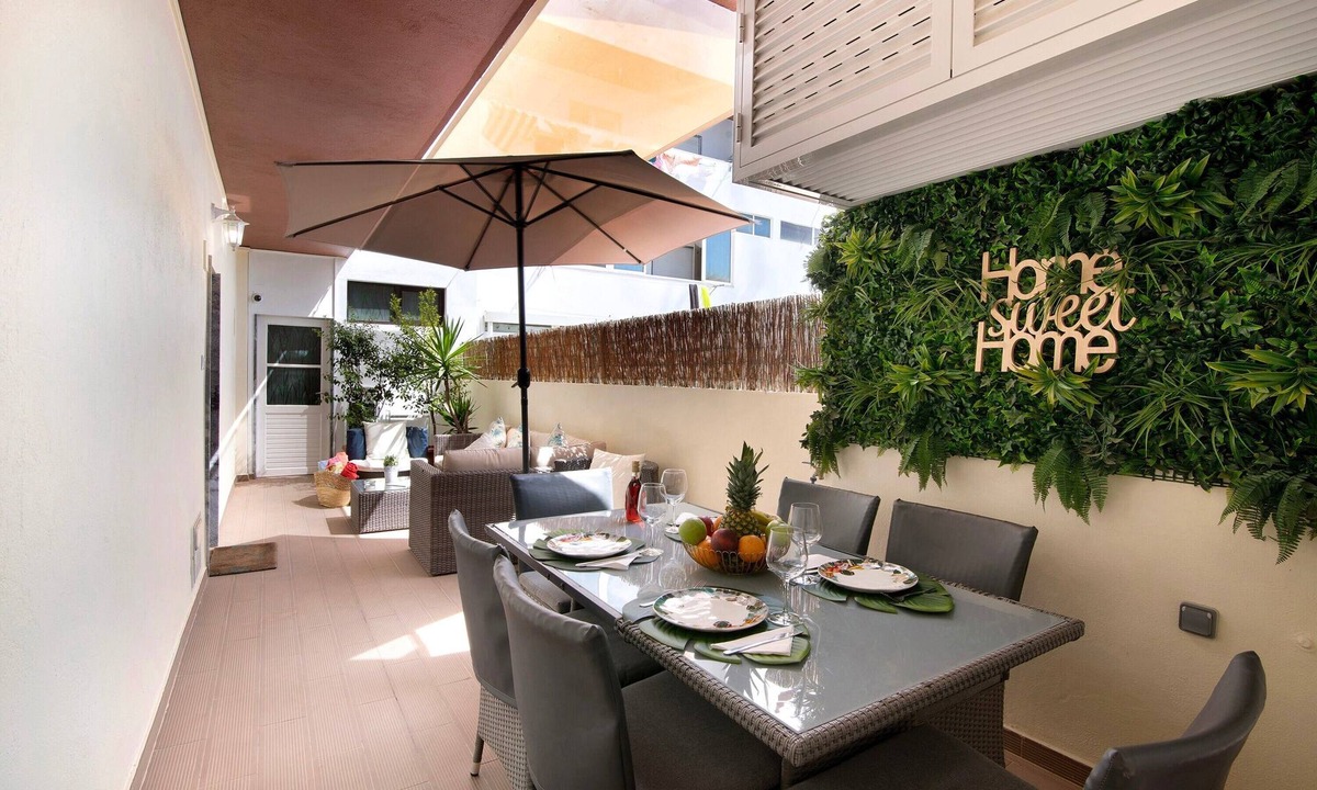 Faro City Centre Apartment | Luxury Home Sweet Home T3 Apartment with Shared Terrace, Wi-Fi, and Air Conditioning