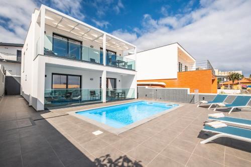 Canical Apartment | Luxury Seafront Escape I