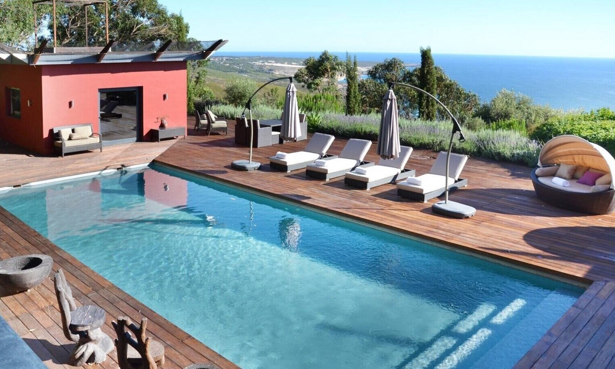 Monserrate Villa | Luxury villa for 14 guests, in Cascais, with amazing views over the ocean!