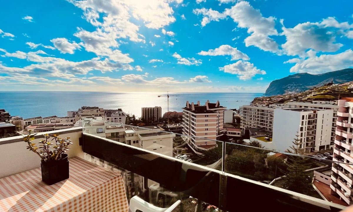 Sao Martinho Apartment | Madeira O S · ChXmas lights & Market – Last-Minute
