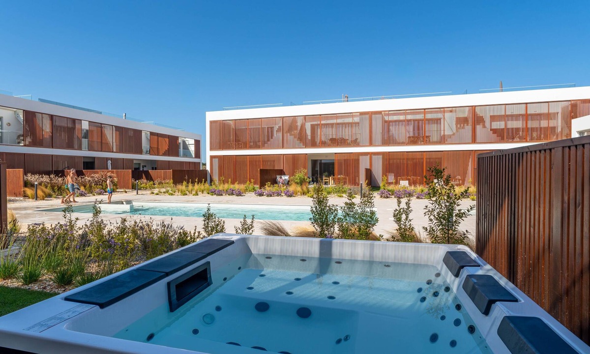 Burgau House | Magnolia – Your Holiday Retreat in Burgau