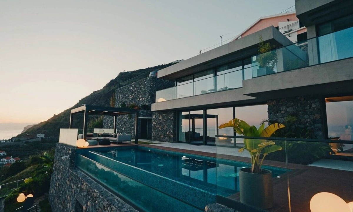 Calheta Villa | Mea Suna - Luxury Seafront Family Villa in Madeira