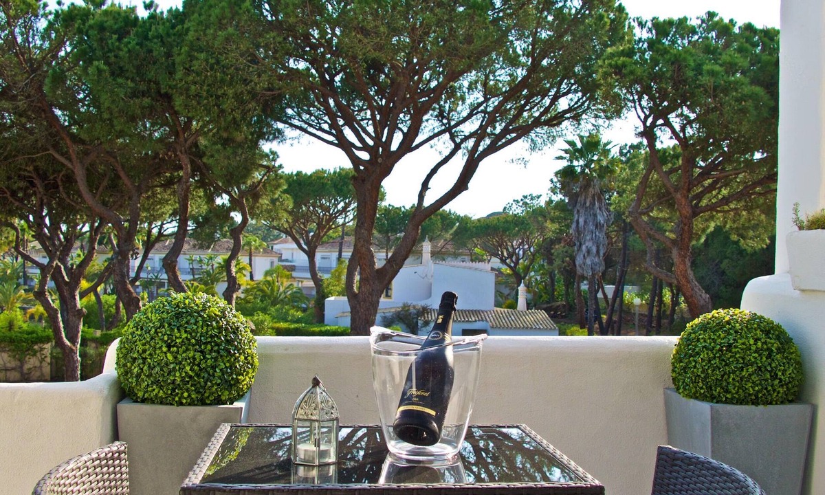 Vale do Garrao House | Modern Villa in Vale do Garrão - Sleeps 6. Short Walk To Garrao Beach