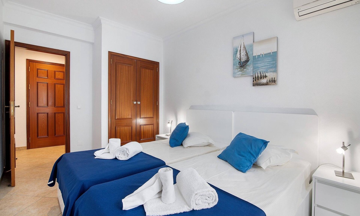 Vila Real Santo Antonio Apartment | Monte Fino Beach Holiday Home with Balcony, Wi-Fi, and Air Conditioning